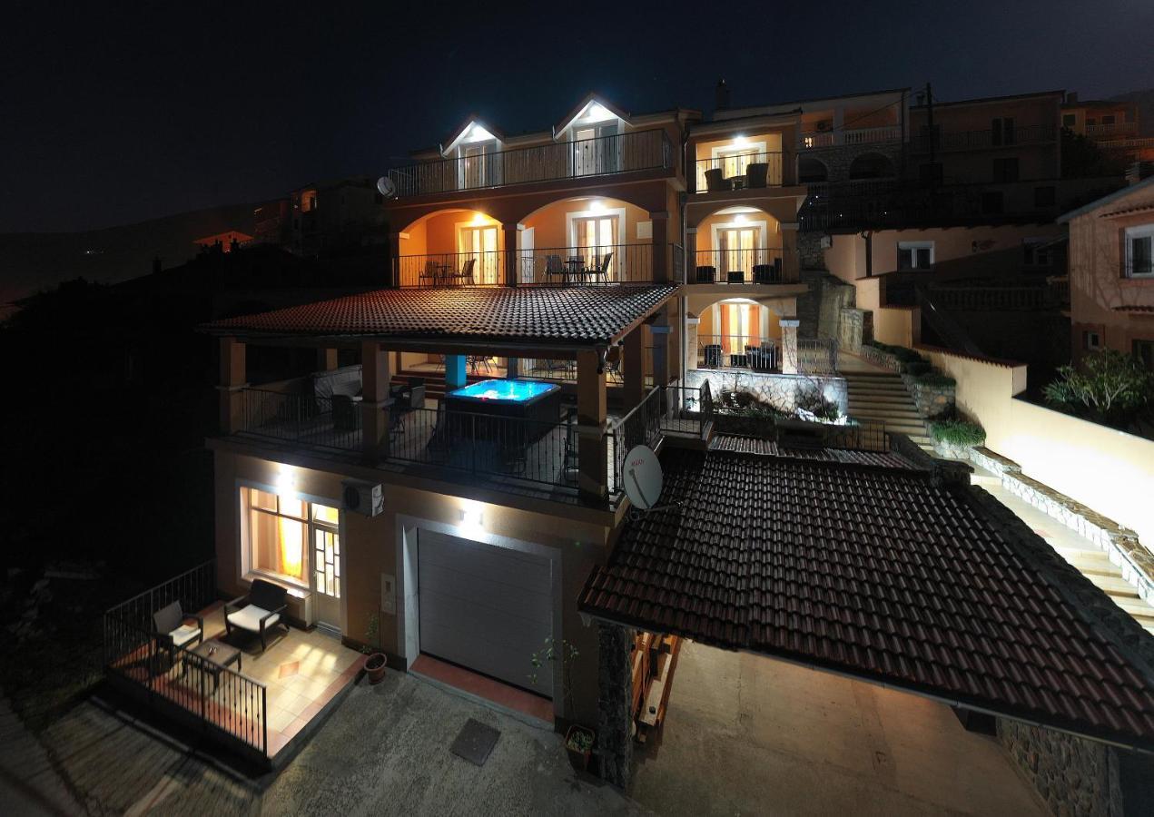 Apartments Lucia Senj 1 Экстерьер фото