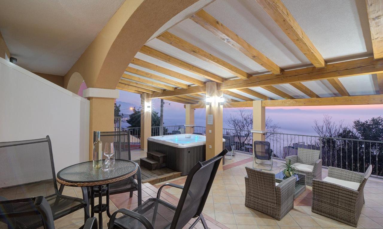 Apartments Lucia Senj 1 Экстерьер фото