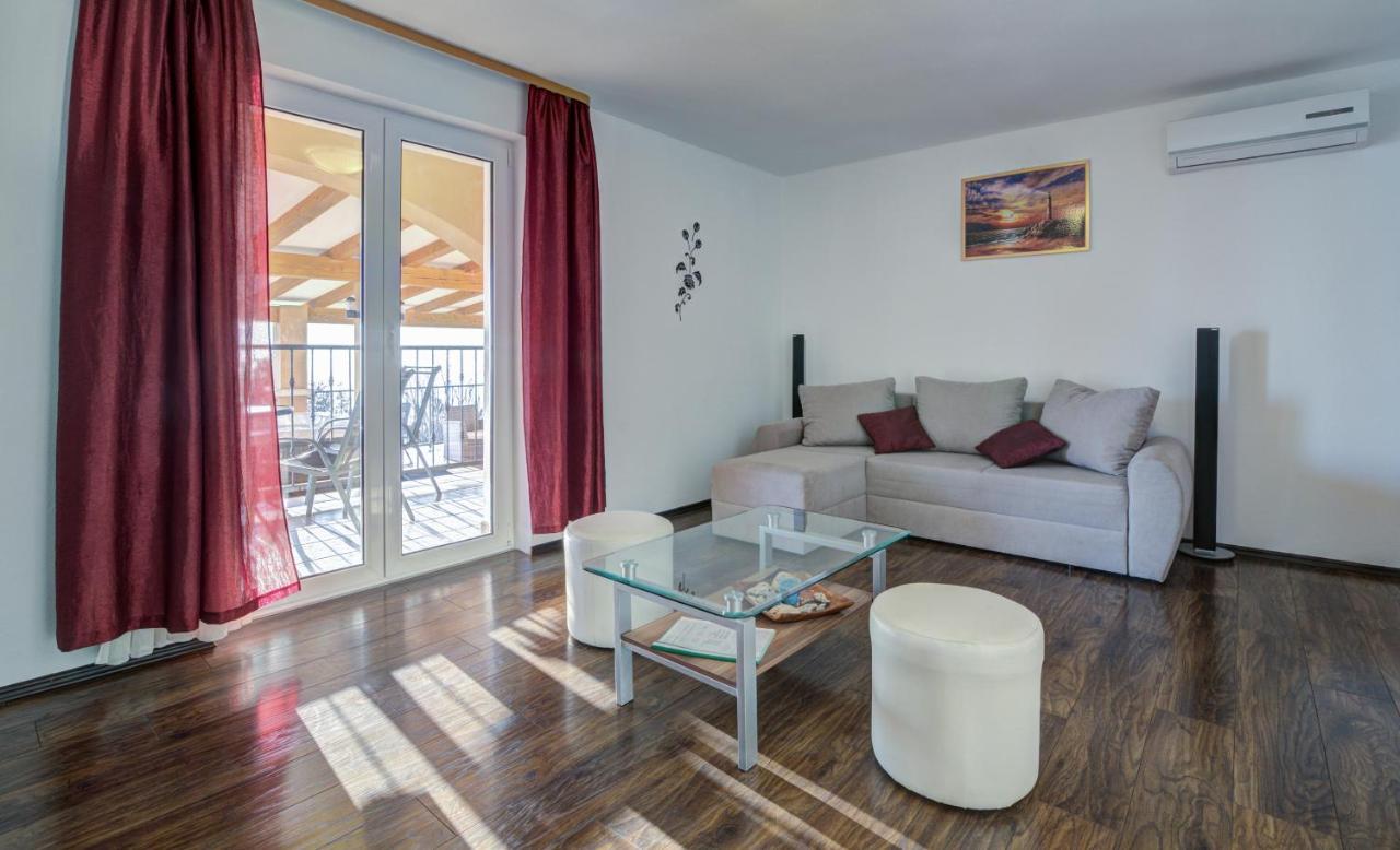 Apartments Lucia Senj 1 Экстерьер фото