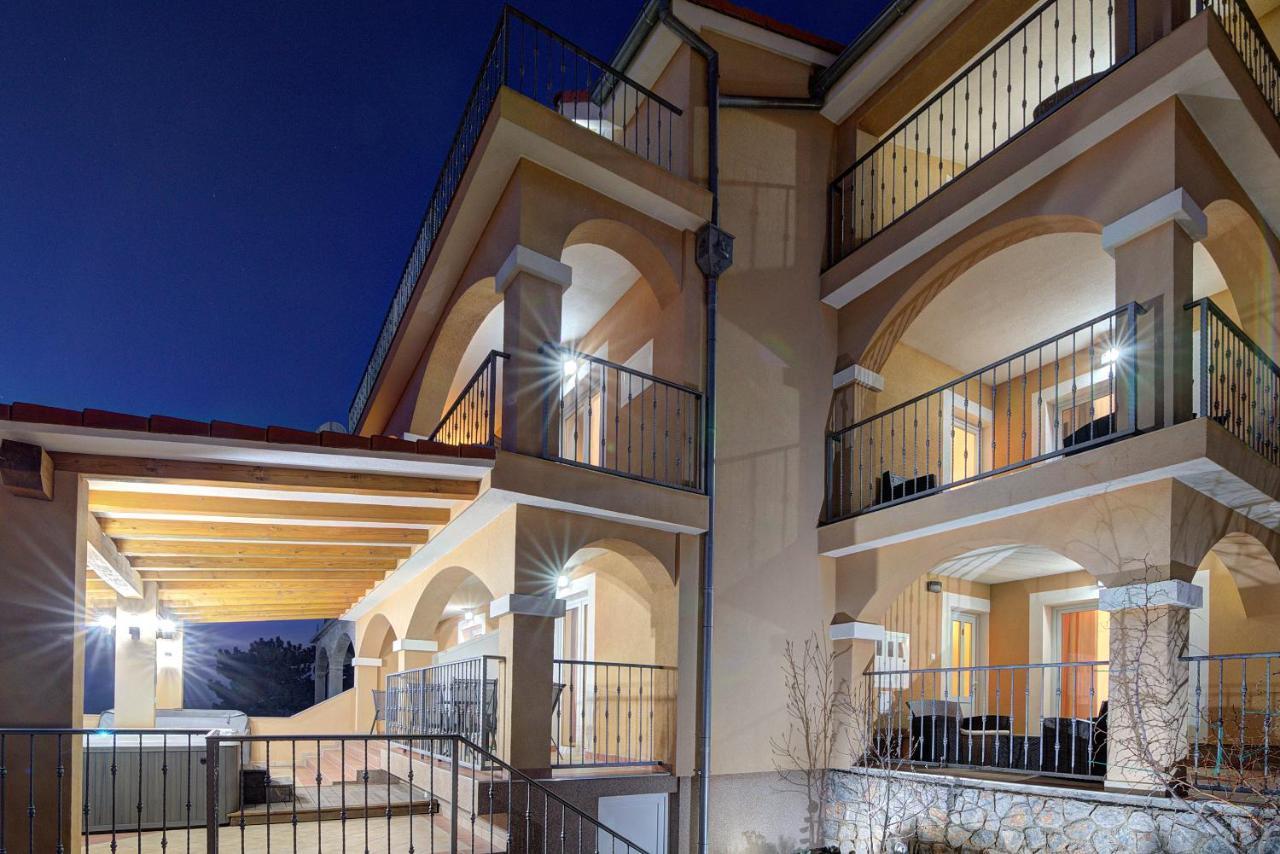 Apartments Lucia Senj 1 Экстерьер фото